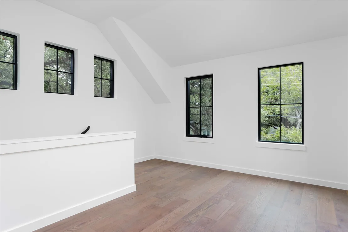 Photo of 2610 Oak Crest Ave