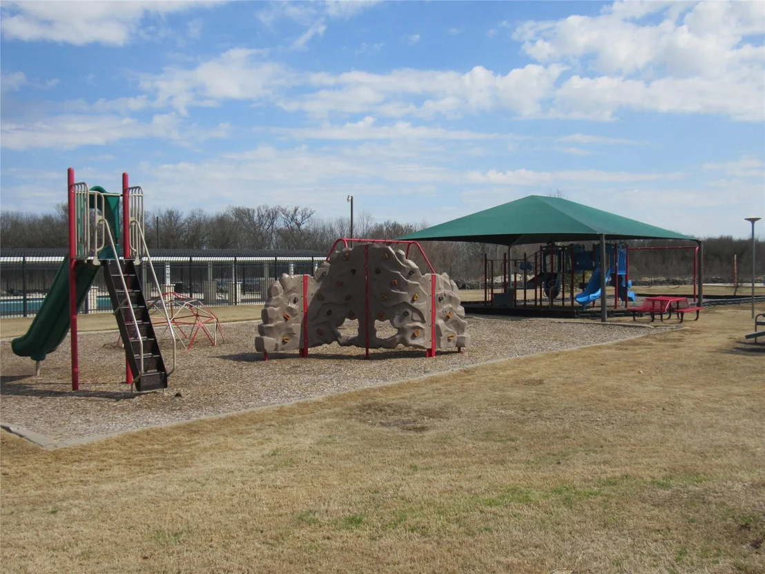 Photo of 1002 Stewart DR
