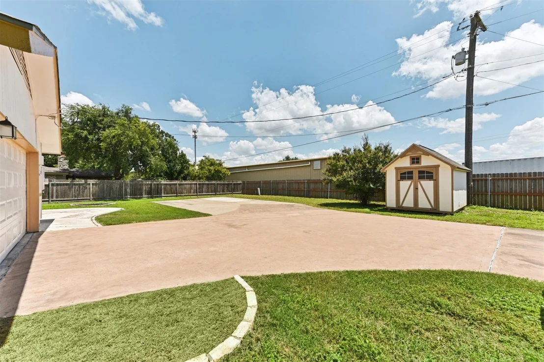 Photo of 8511 Slant Oak DR