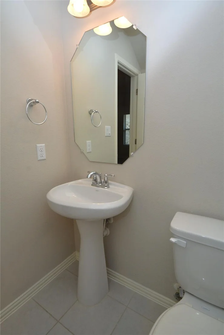 Photo of 142 Venice CV