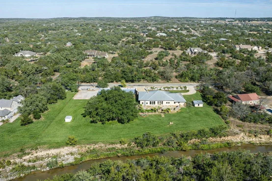 Photo of 340 Barton Ranch RD
