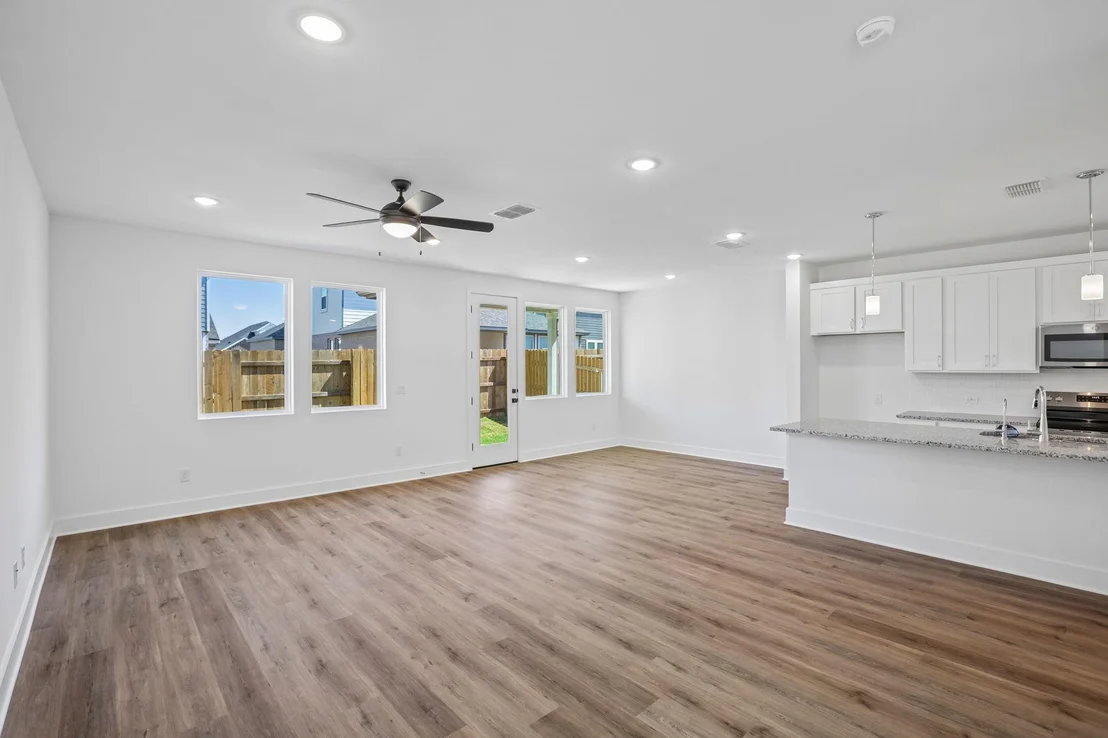 Photo of 125 Maverick Ave