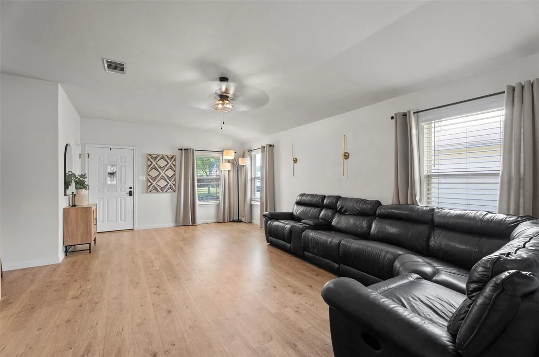 Photo of 214 Jennifer LN