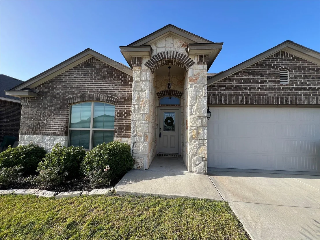 Photo of 212 Bainbridge DR