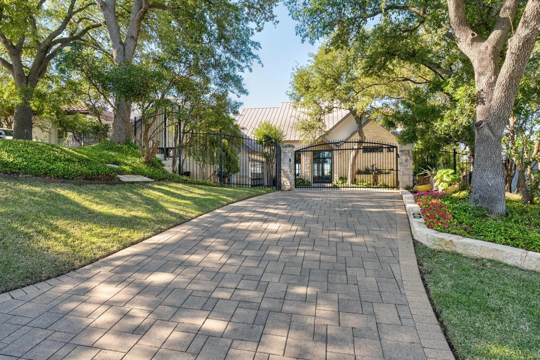 Photo of 6605 W Courtyard DR