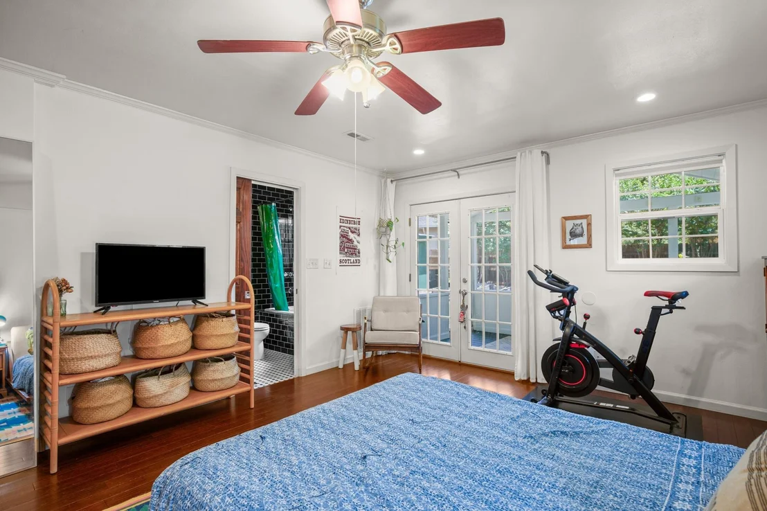 Photo of 1804 Fair Oaks DR