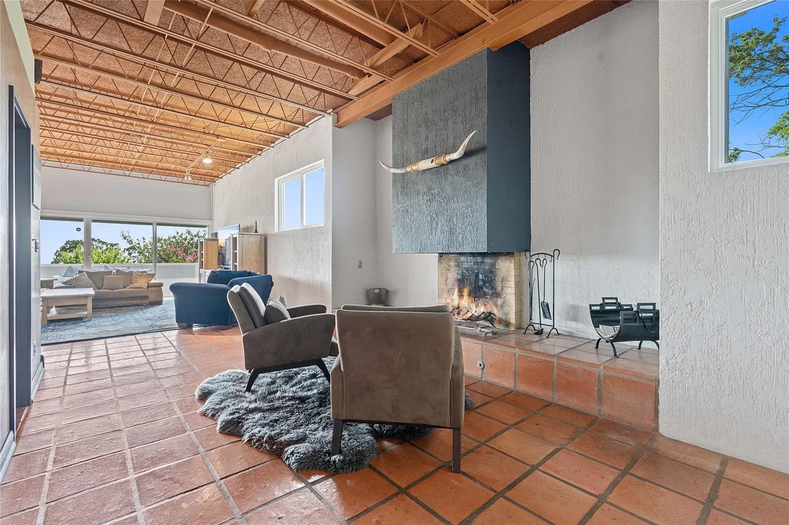Photo of 913 Dartmoor DR