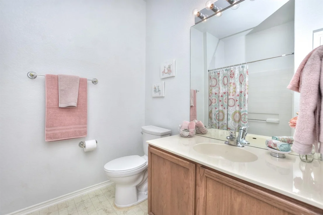 Photo of 221 Bonham LOOP