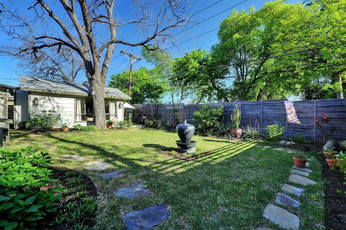 Photo of 1302 Berkshire DR