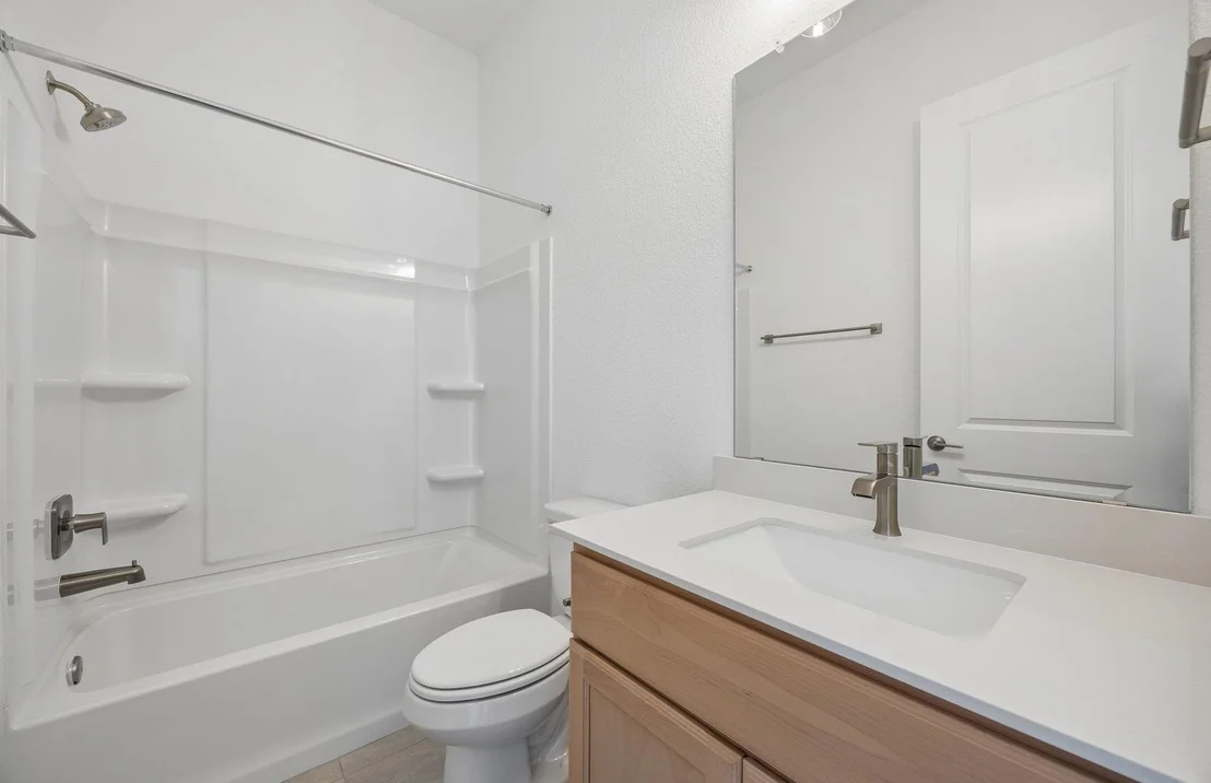 Photo of 16401 Winnie Mae BND