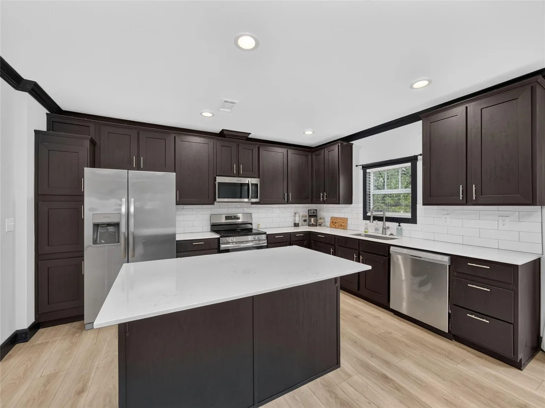 Photo of 1106 Hi Line DR
