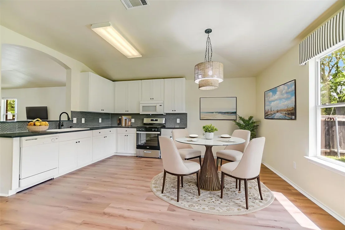 Photo of 402 Washington Square DR