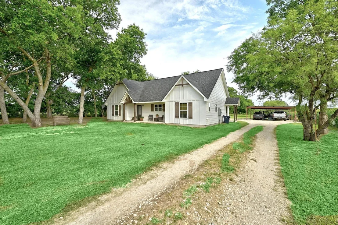 Photo of 780 County Road 389
