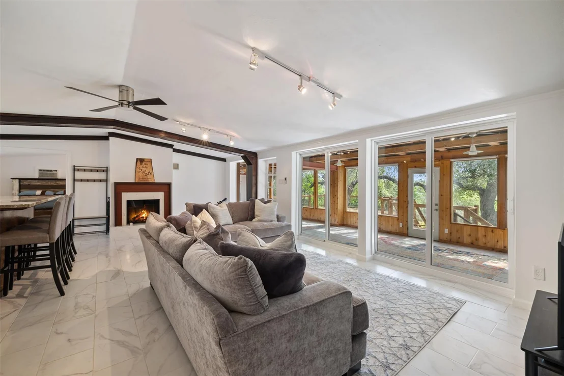 Photo of 107 Lake View DR