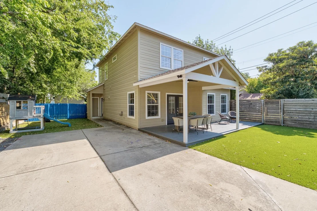 Photo of 3612 Oakmont BLVD