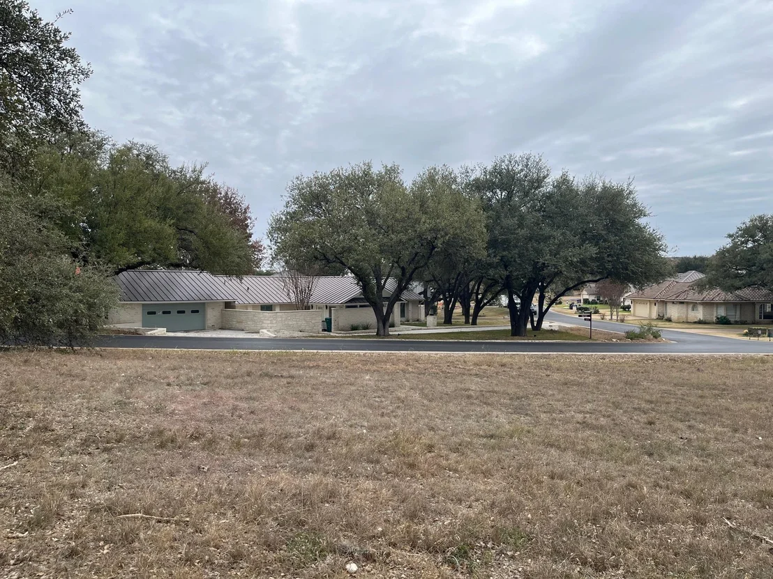 Photo of 700 Red Sails DR