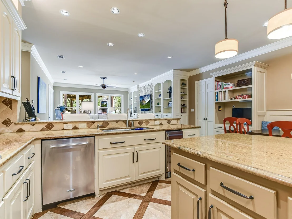 Photo of 4004 Shadow Oak LN