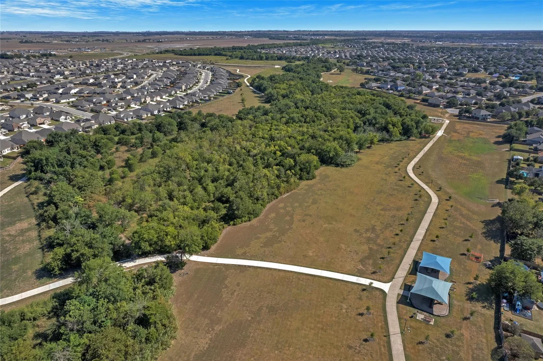 Photo of 111 S Creekbend DR