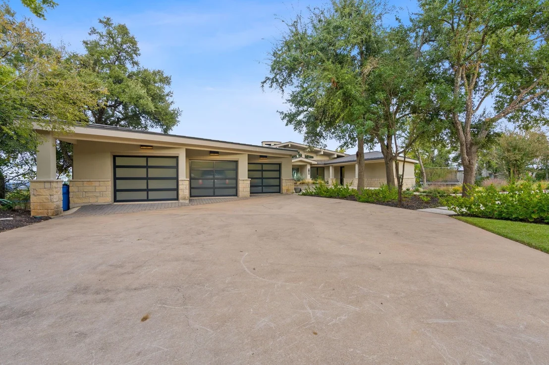 Photo of 10 HEDGE LN