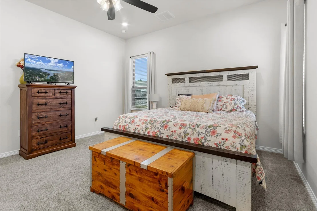 Photo of 812 Eagle Crest CV