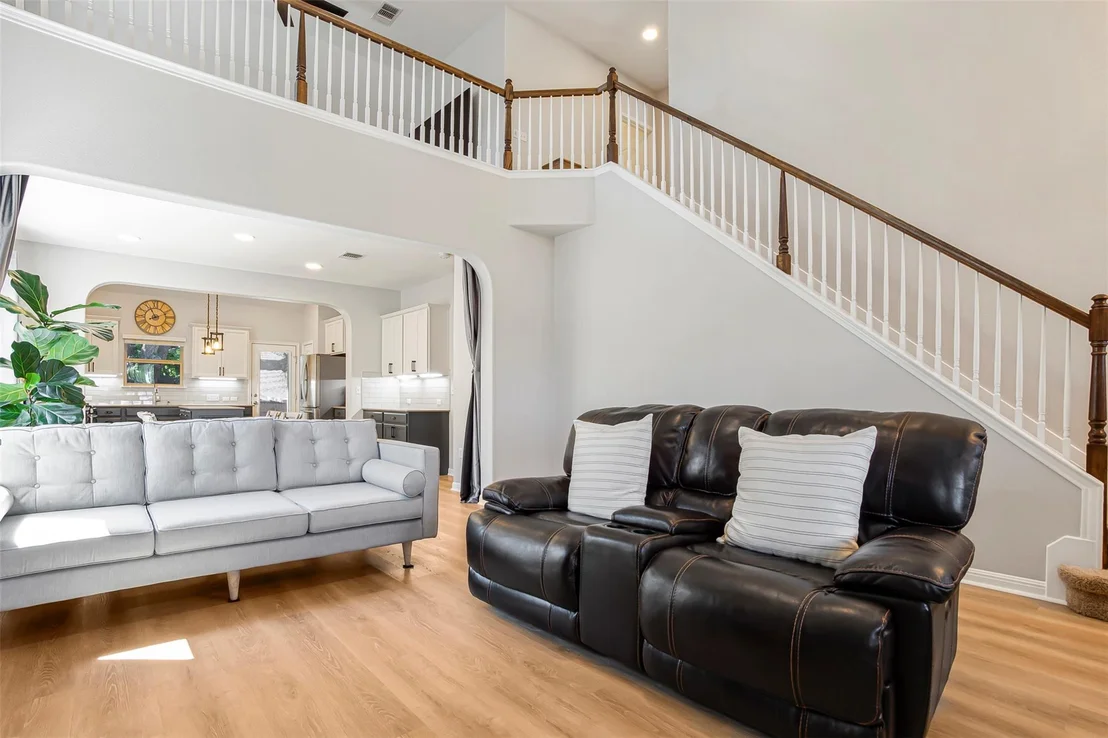 Photo of 1233 Peregrine WAY