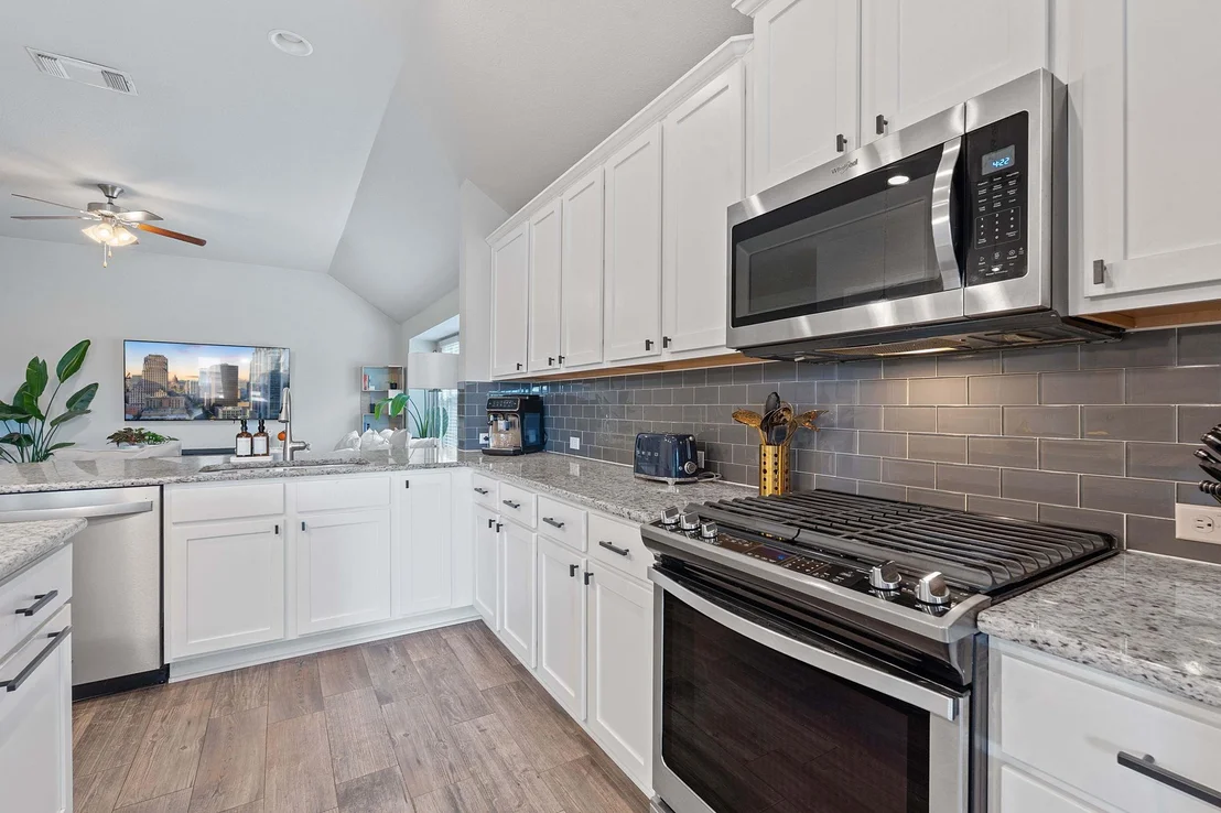 Photo of 7312 Van Ness ST