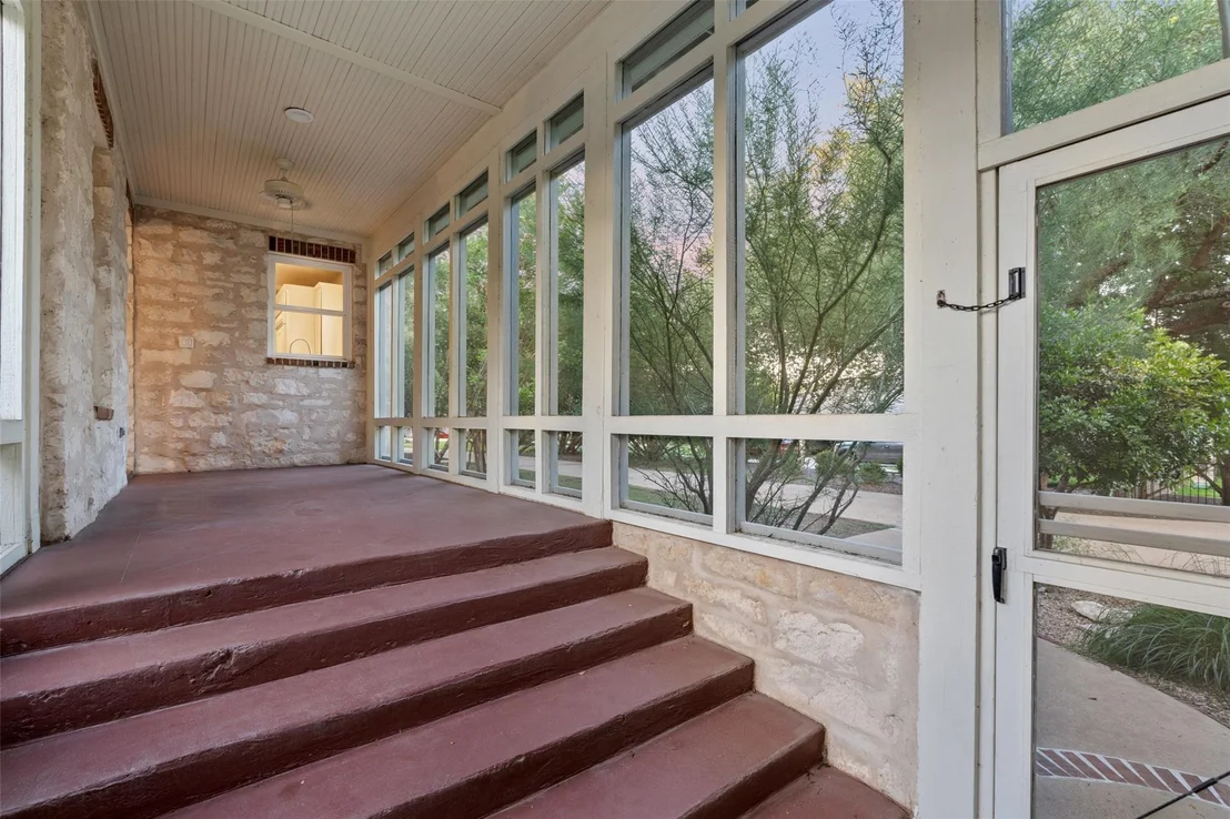 Photo of 127 Roberts CIR