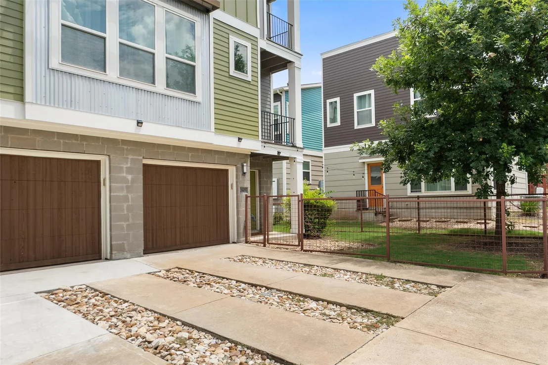 Photo of Unit 40C at 2605 Witsome LOOP