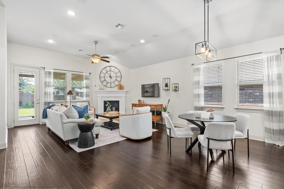 Photo of 2732 Florin CV