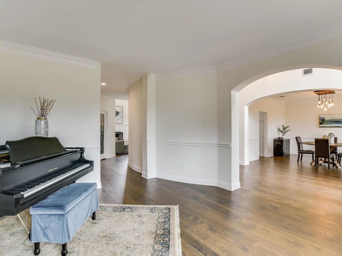Photo of 2222 Hamlet CIR