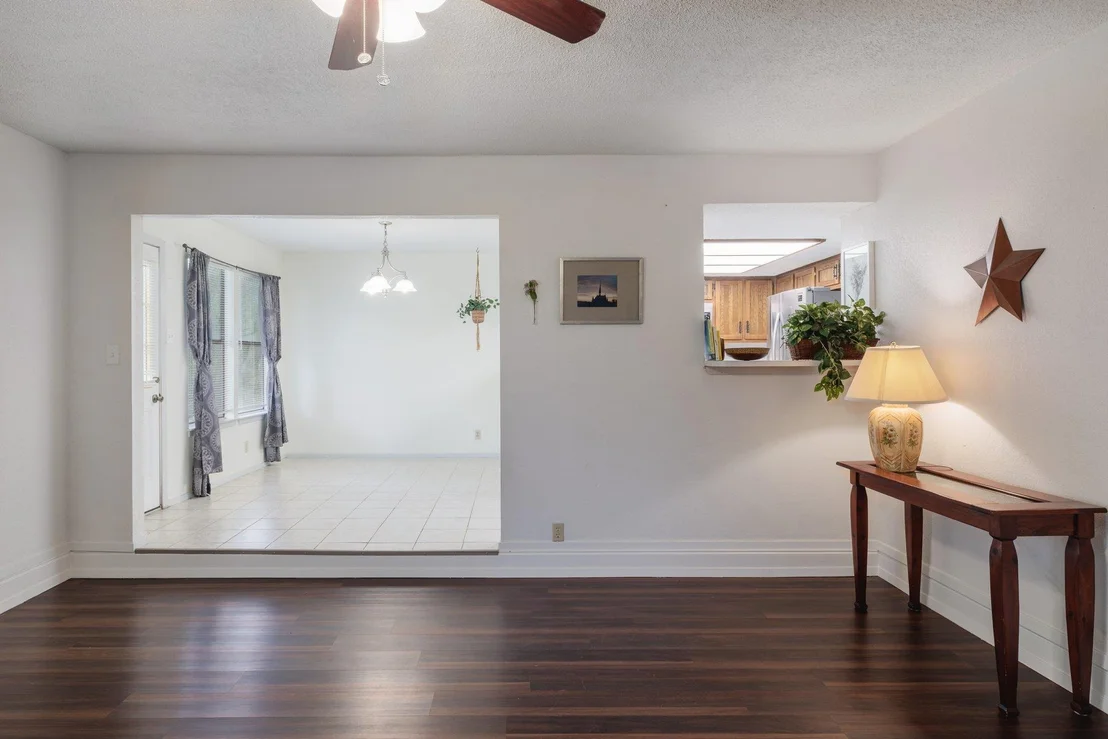 Photo of 405 Brookhollow DR