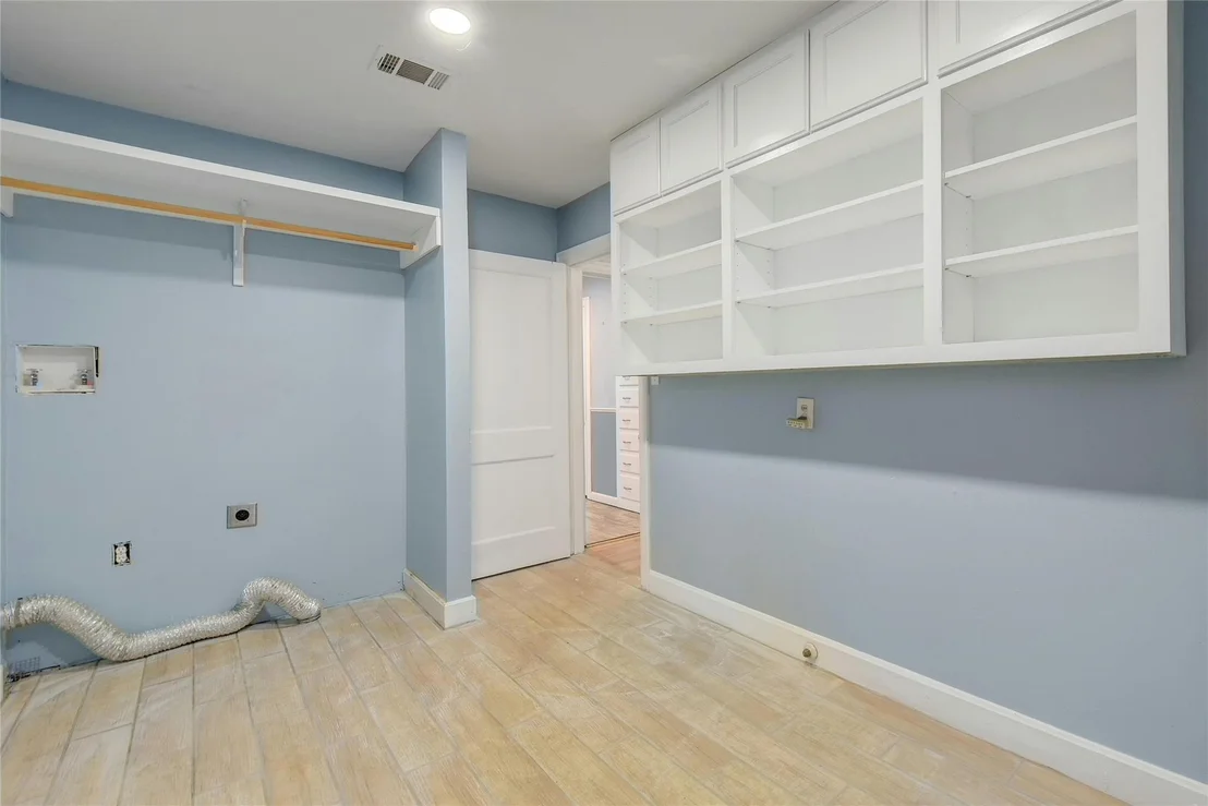 Photo of 3310 Robinson Ave