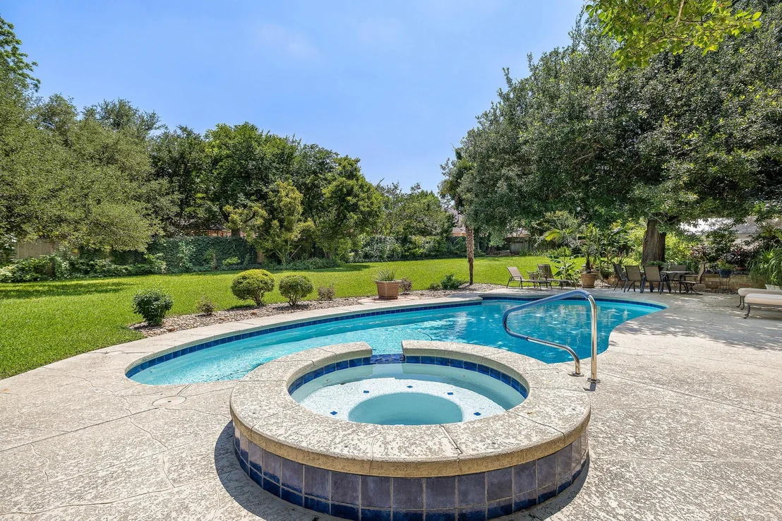 Photo of 10 Wilderness WAY