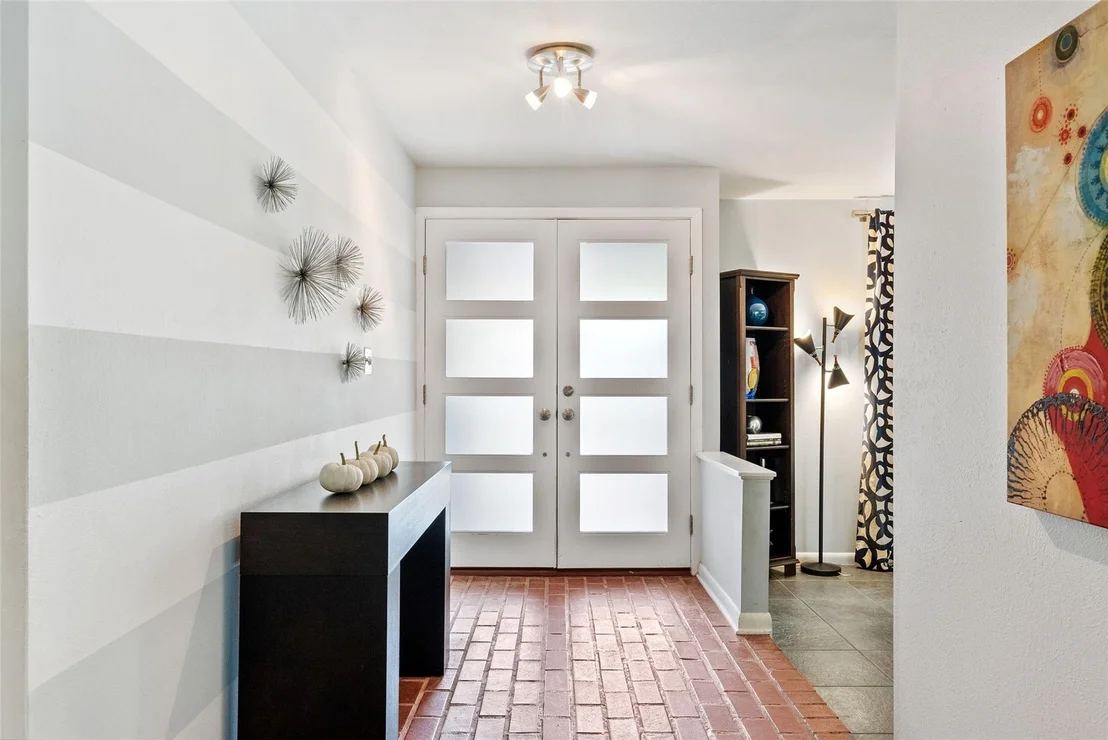Photo of 8808 Point West DR