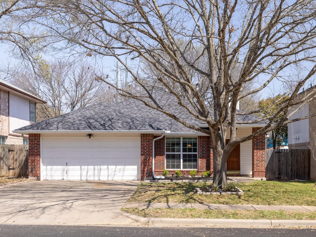 Photo of 1112 Faircrest DR