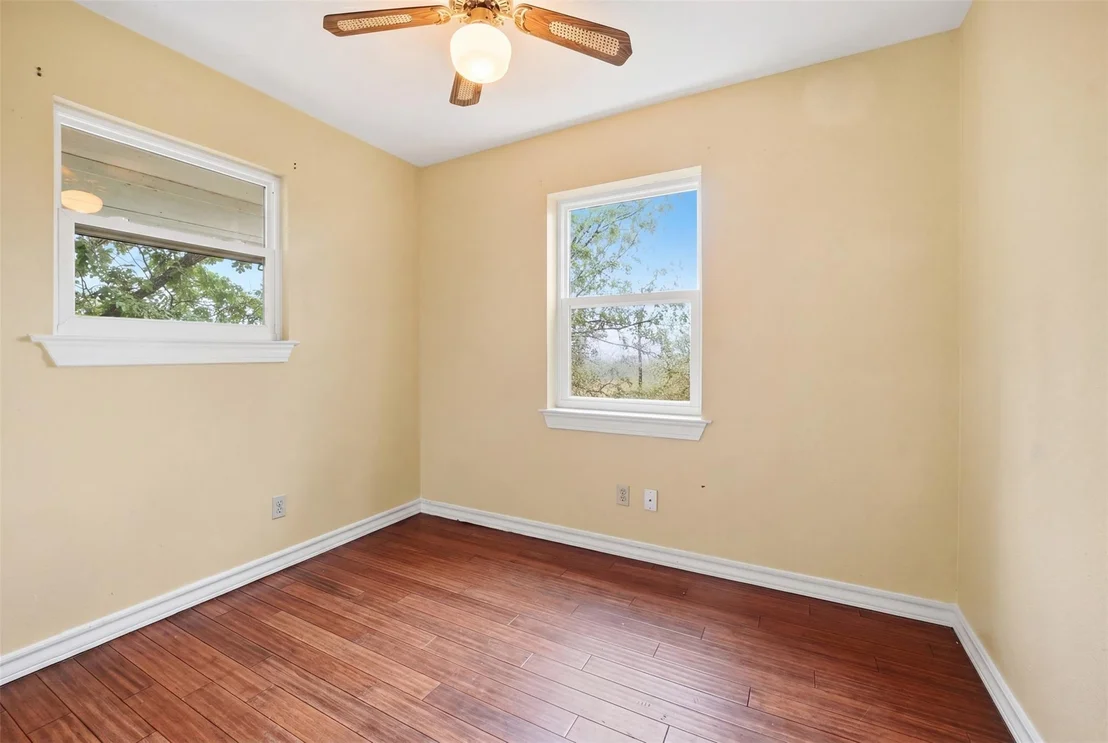 Photo of 1104 Franklin DR