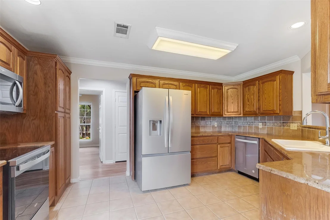 Photo of 220 Fox XING
