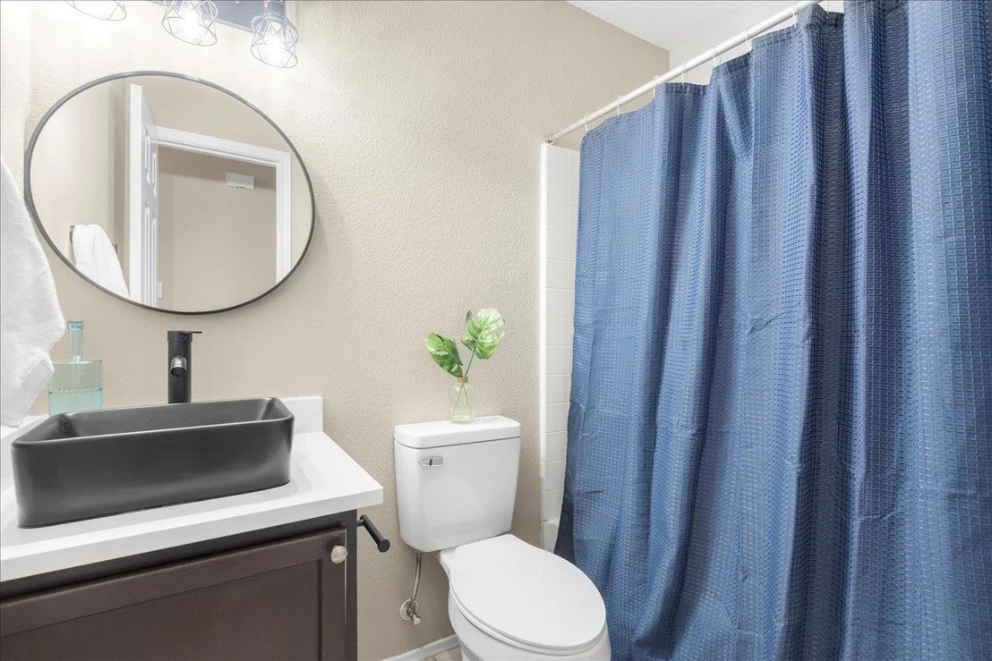 Photo of 202 Ashbury DR
