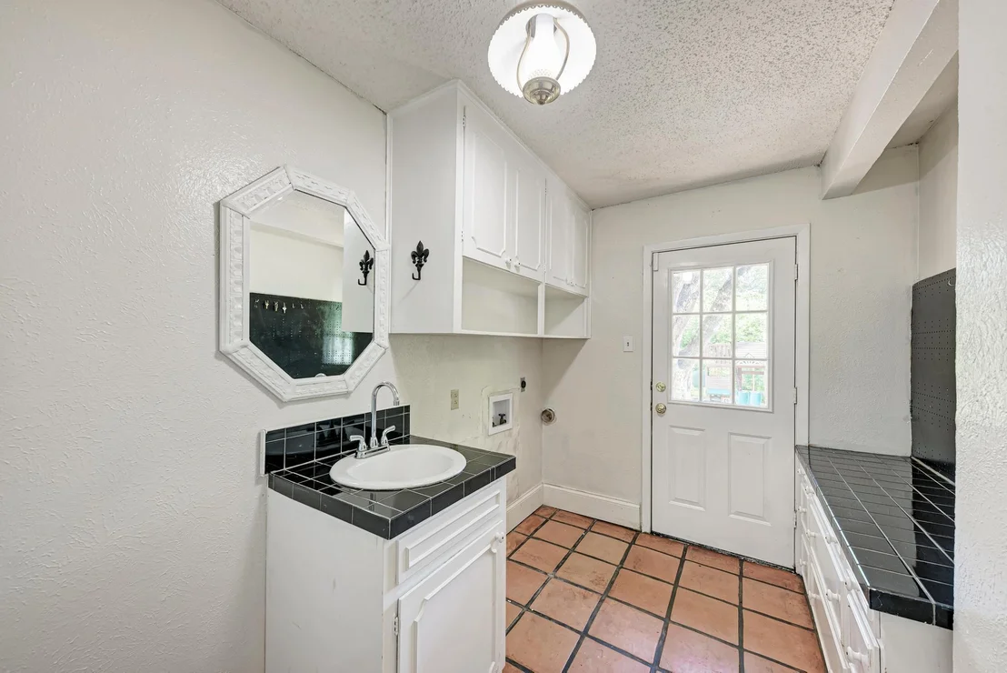 Photo of 2505 Linwood RD