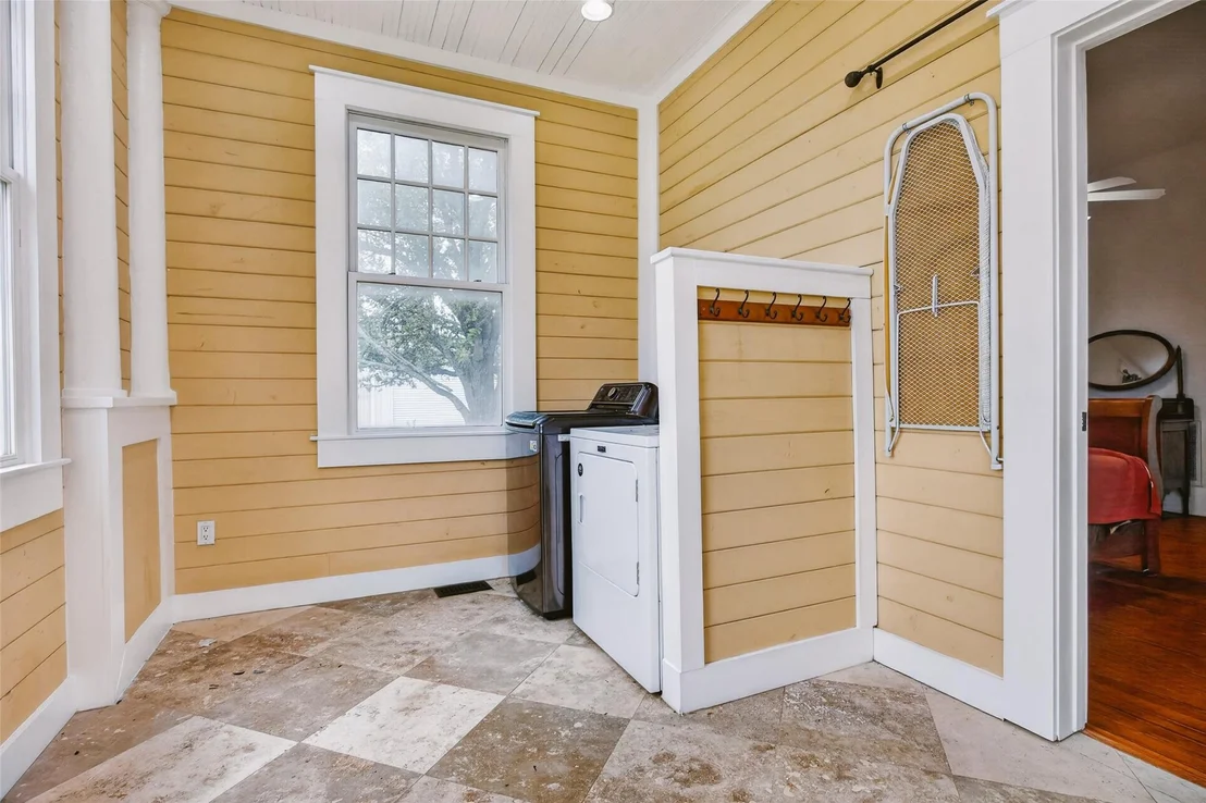 Photo of 600 Eastview DR