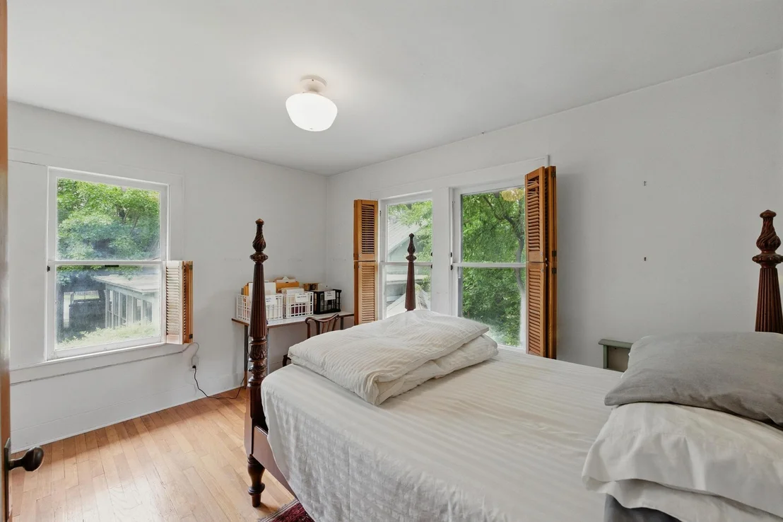 Photo of 1611 Alameda DR