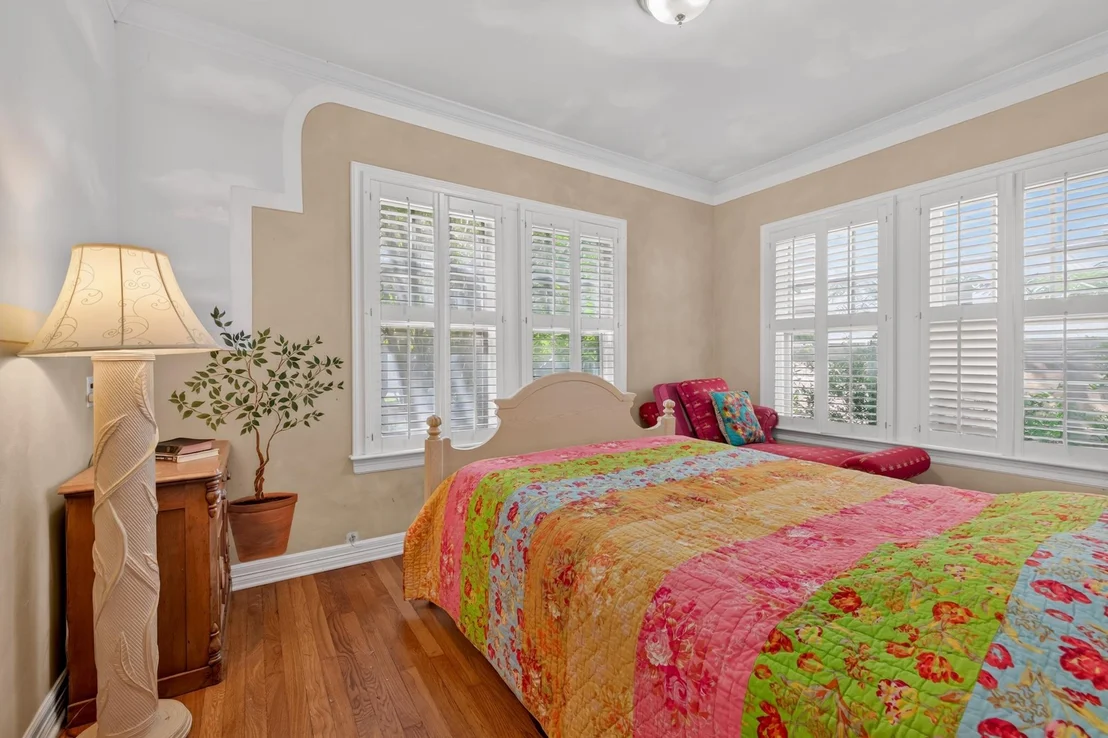 Photo of 4214 Sinclair Ave
