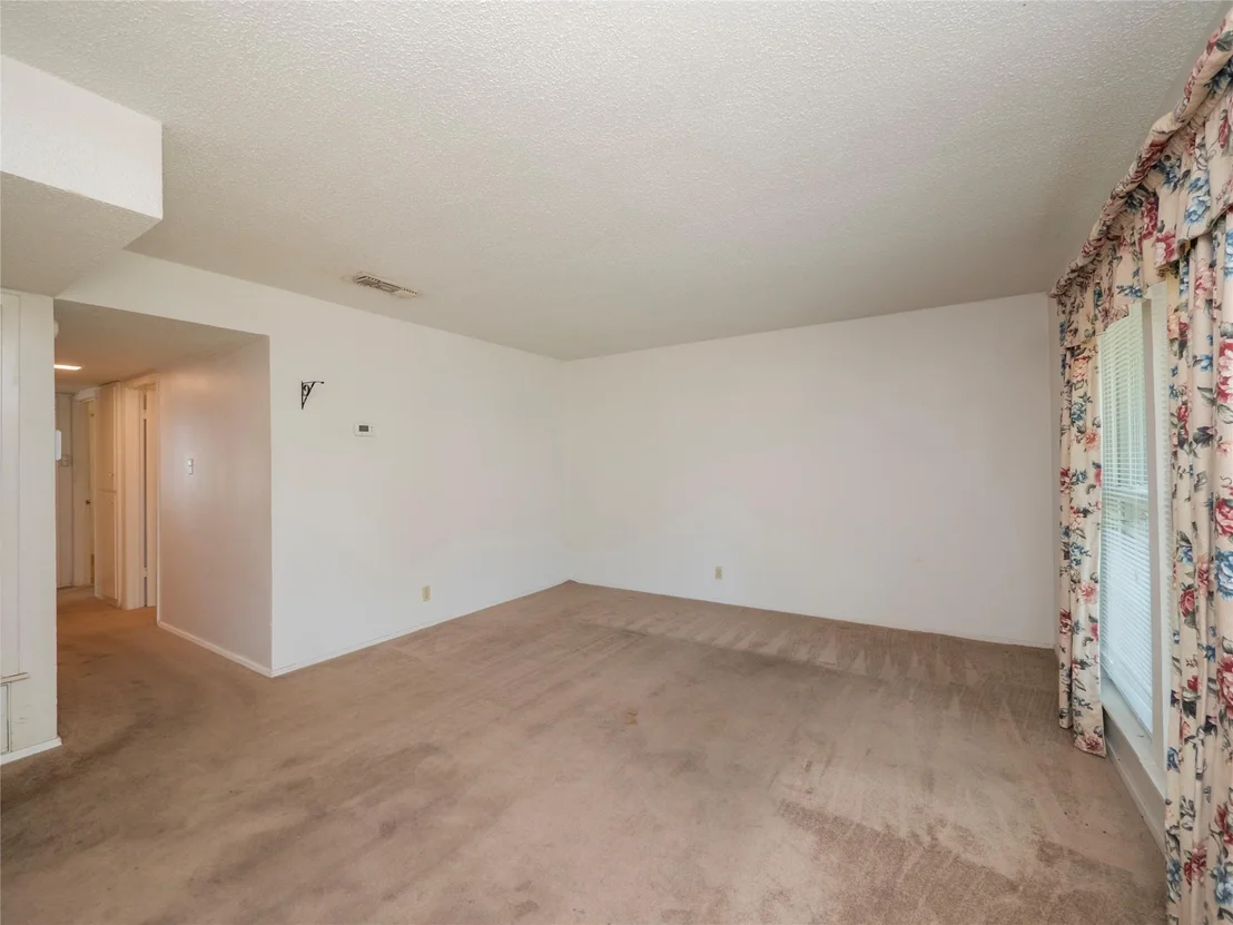 Photo of 5000 Creek Bend DR