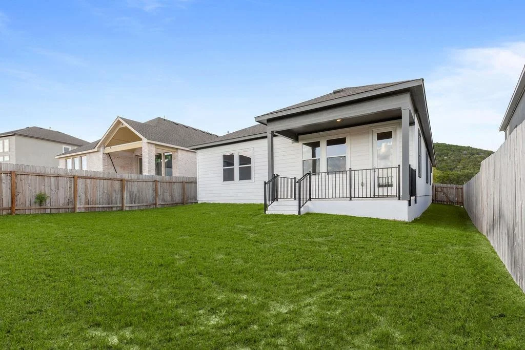 Photo of 8510 Red Bottle Brush RD