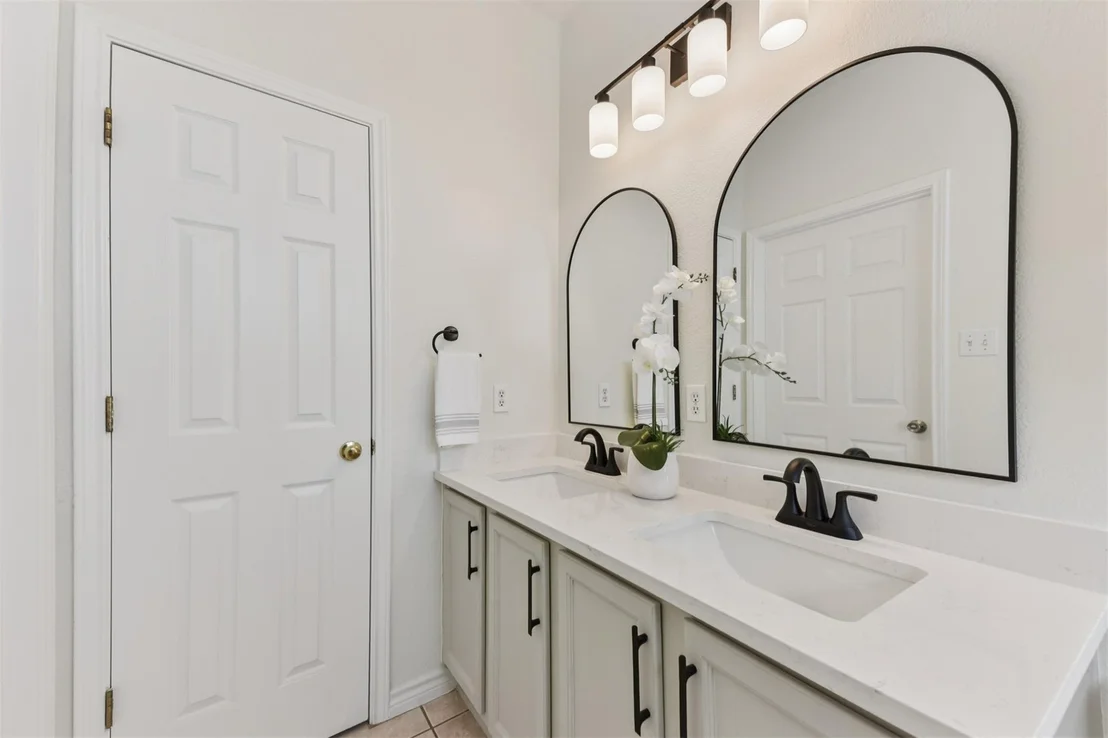 Photo of 812 Northcreek BLVD