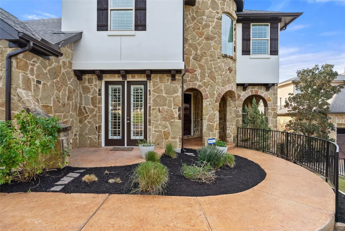 Photo of 302 Duffy LN