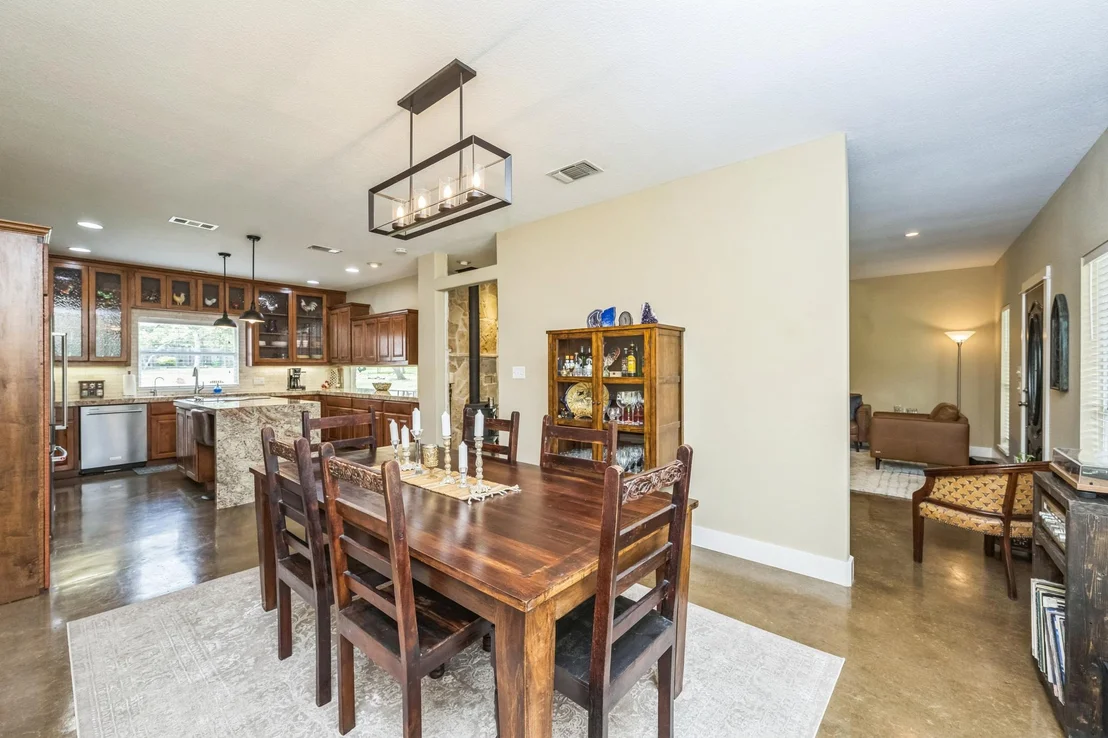 Photo of 201 W View DR