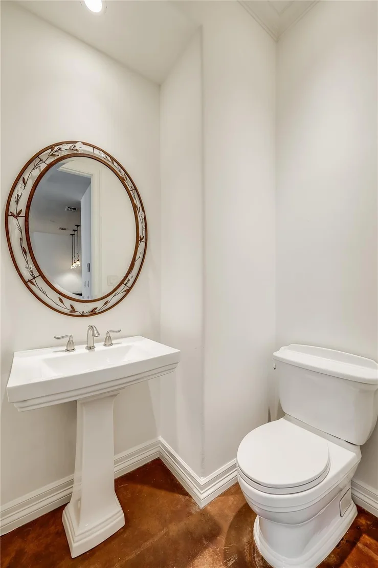 Photo of Unit 33 at 2800 Waymaker WAY