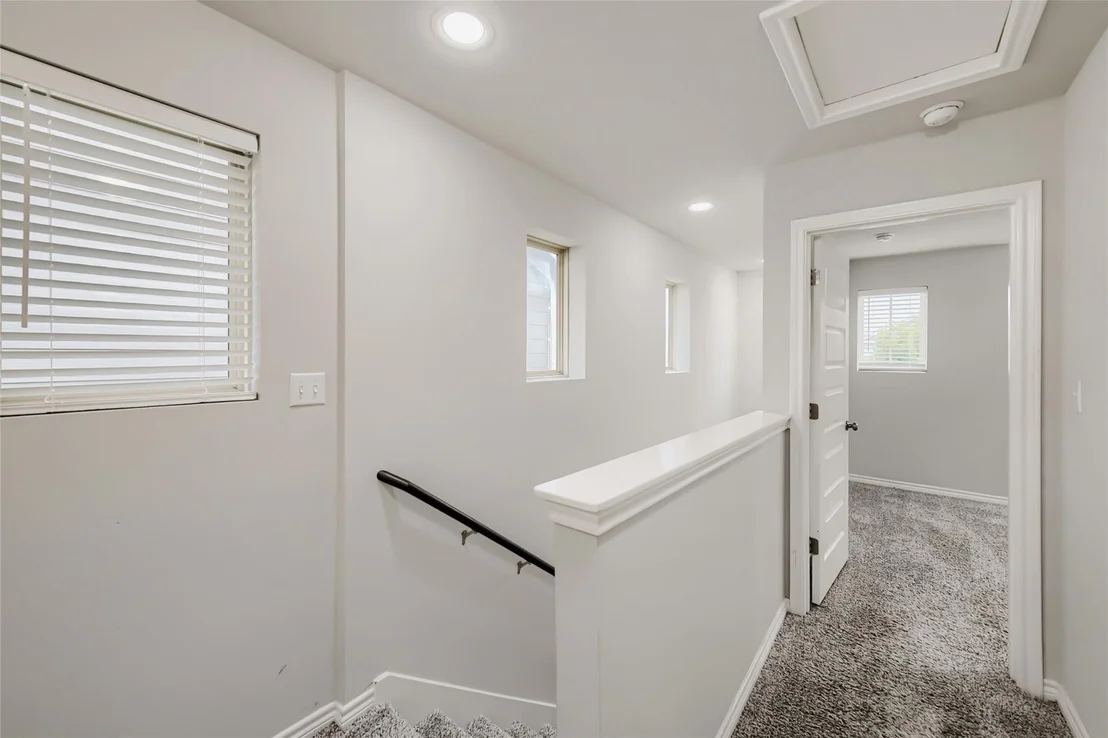 Photo of 1728 Artesian Springs XING