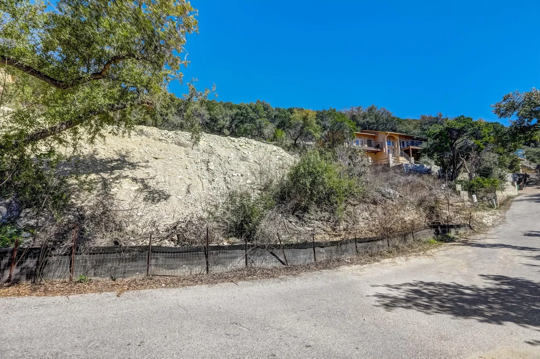 Photo of 14000 & 14002 Skyline DR